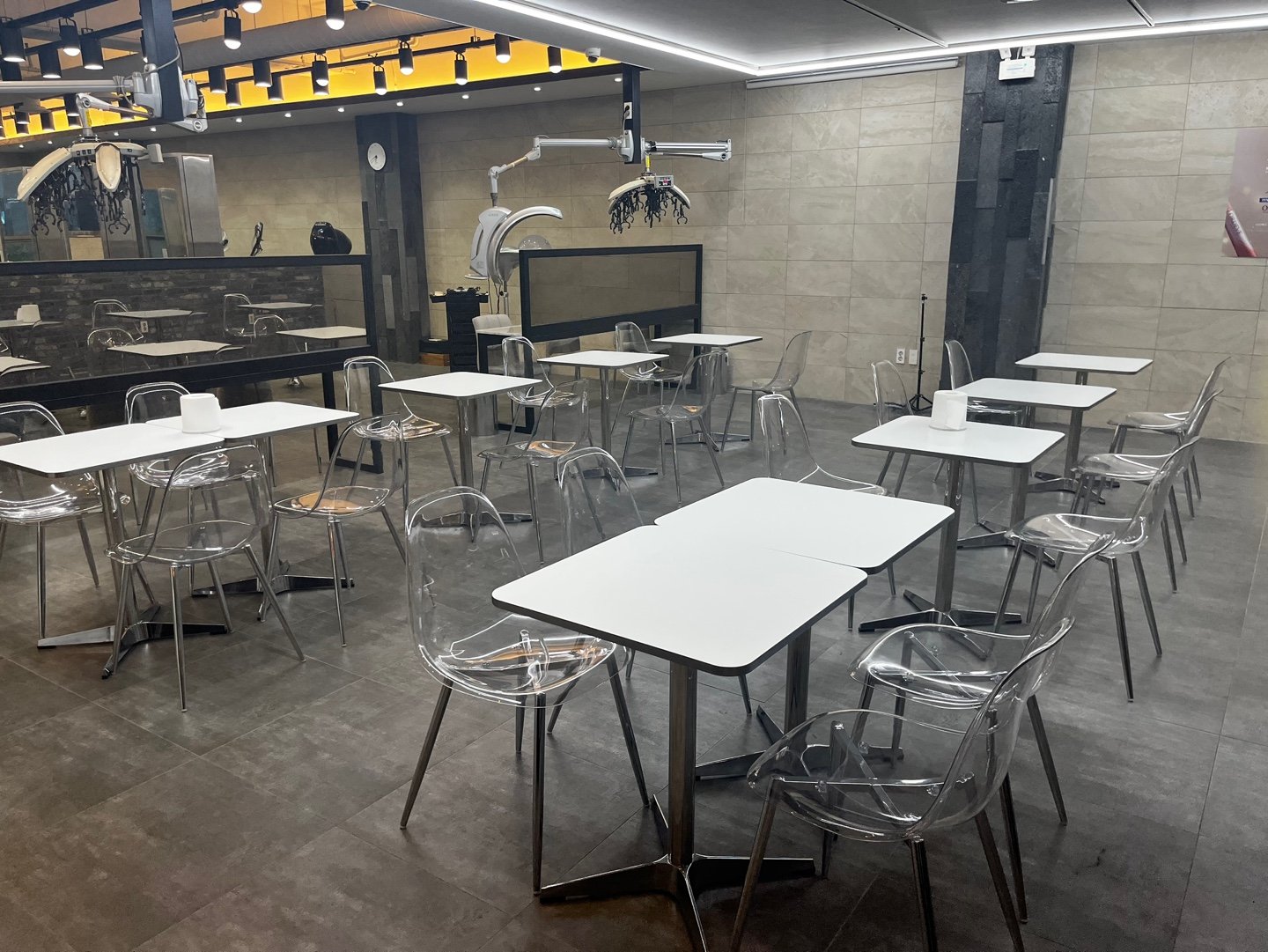 고객 대기 공간